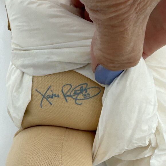 1985 Preemies Cabbage Patch Kid Doll Blue Eyes Blue Signature Factory CPK - Picture 7 of 16